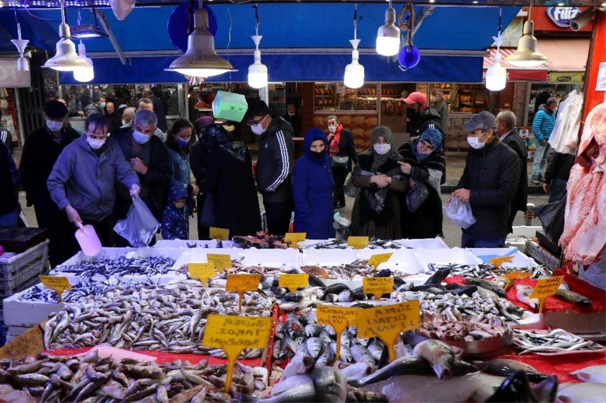 Palamudun tahtını alan hamsi kilosu 20 TL\'den kapış kapış satılıyor