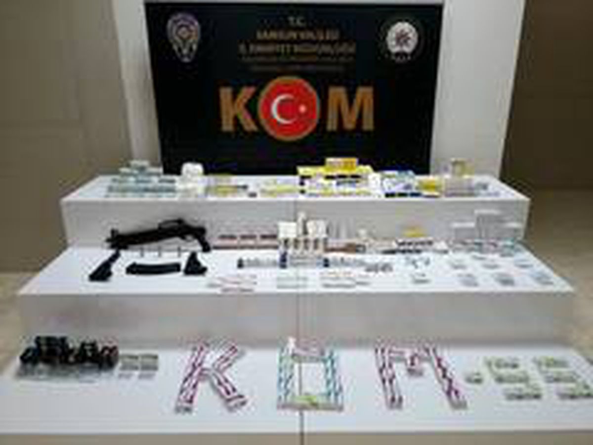 Samsun\'da kaçak ilaç operasyonu: 2 gözaltı