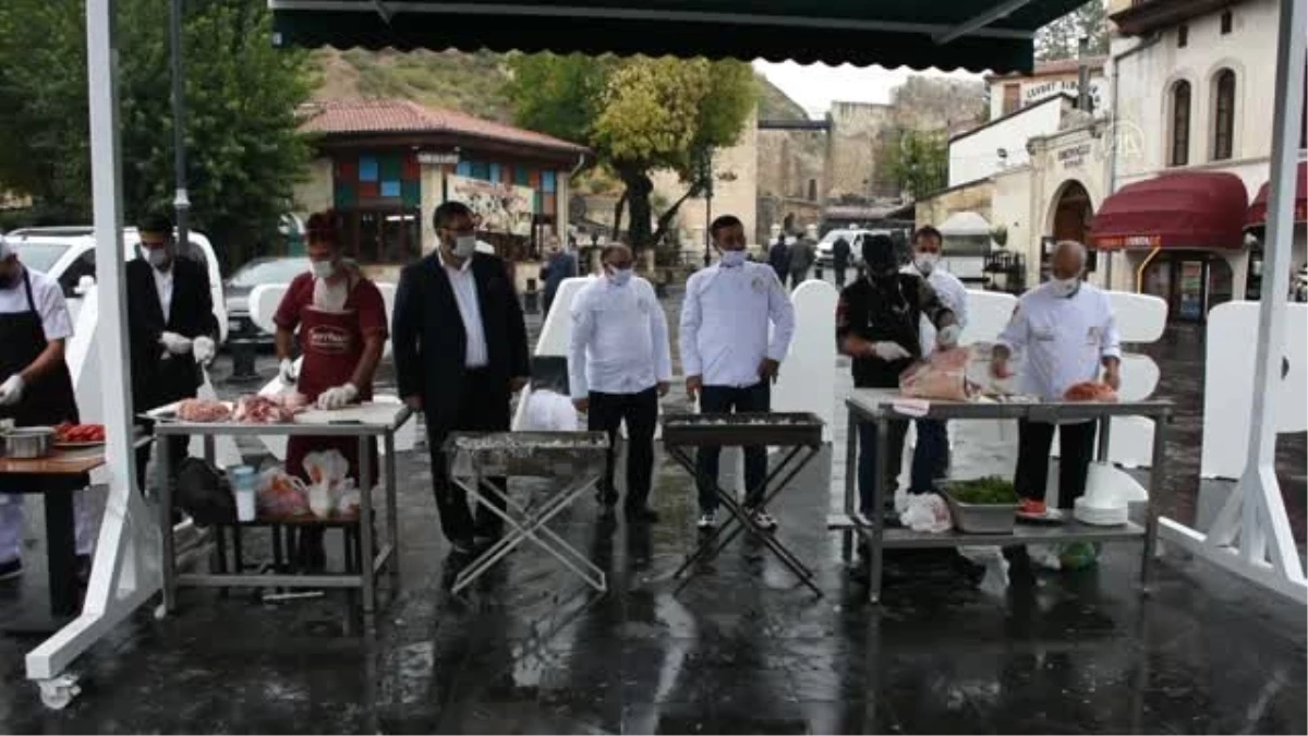 Adana ve Şanlıurfalı ustalar yıllardır süren "kebap" tartışmasını bitirmek için Gaziantep\'te buluştu