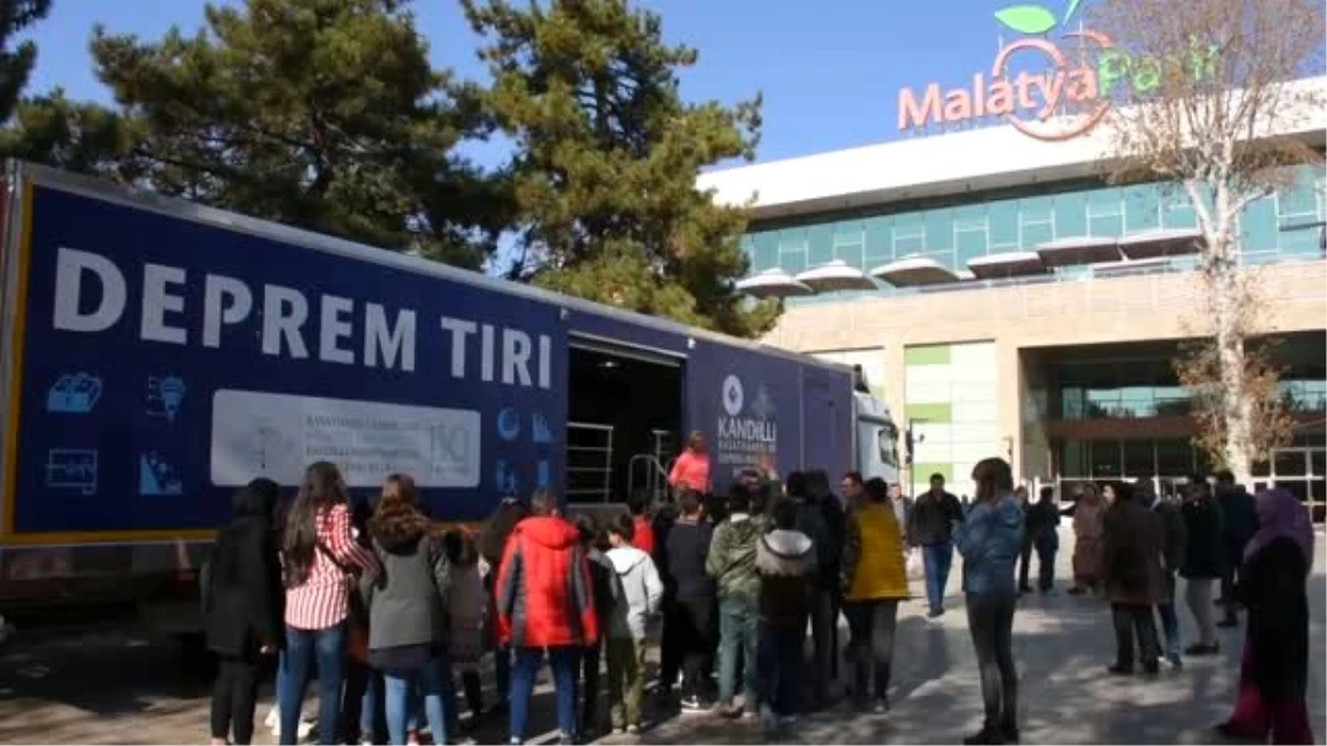 Enkaz altında çocuklar için "yaşam üçgeni" daha kolay oluşuyor