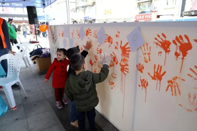 İzmit Belediyesi ve LÖSEV'den farkındalık etkinliği