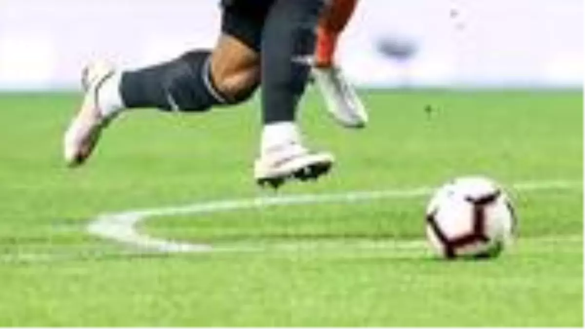 Korona nedeniyle Ankara Demirspor\'un kalecisi Ömercan Avcı, Mamak FK maçında orta sahada oynadı