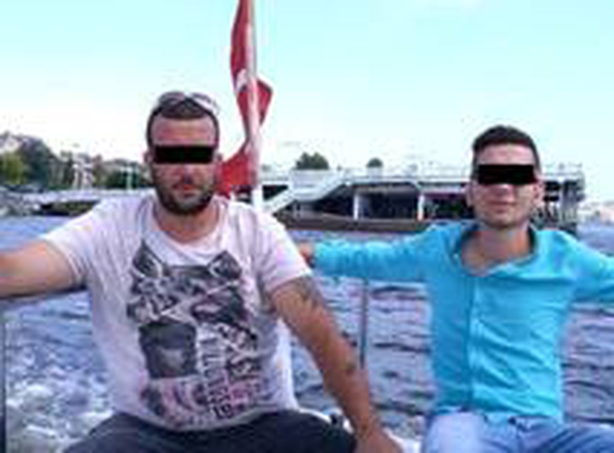 Okul önünde oğlunun öğretmenine saldırdı