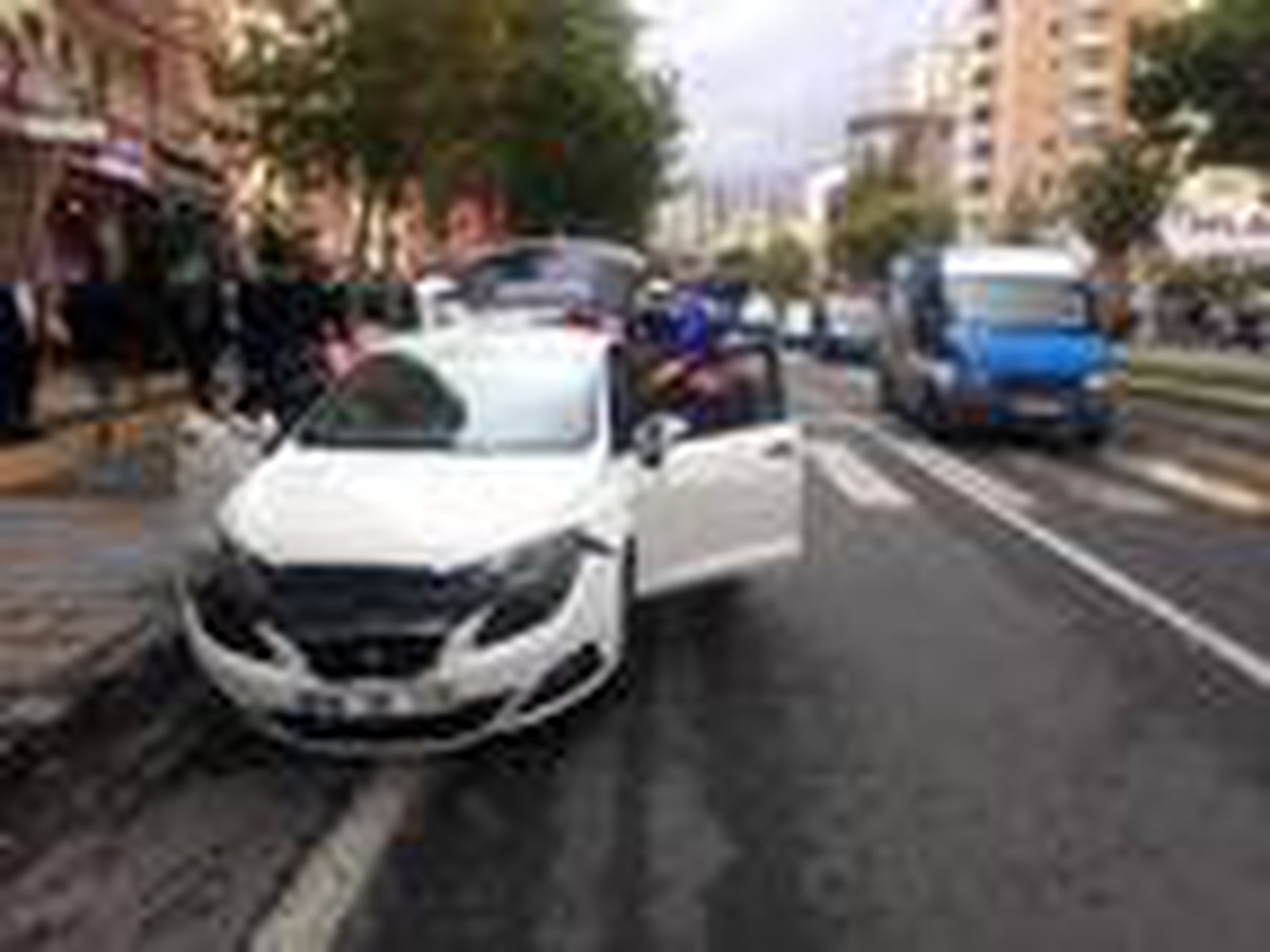 Polisin \'dur\' ihtarına uymayan otomobilde bonzai ele geçirildi