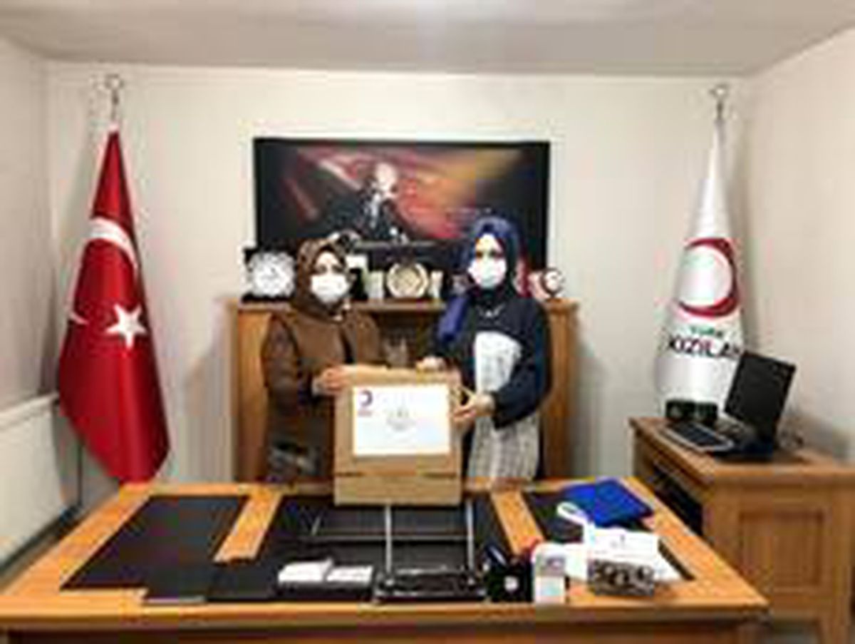 50 kilogram siyezden elde ettikleri kurabiyeleri deprem bölgesine gönderdiler