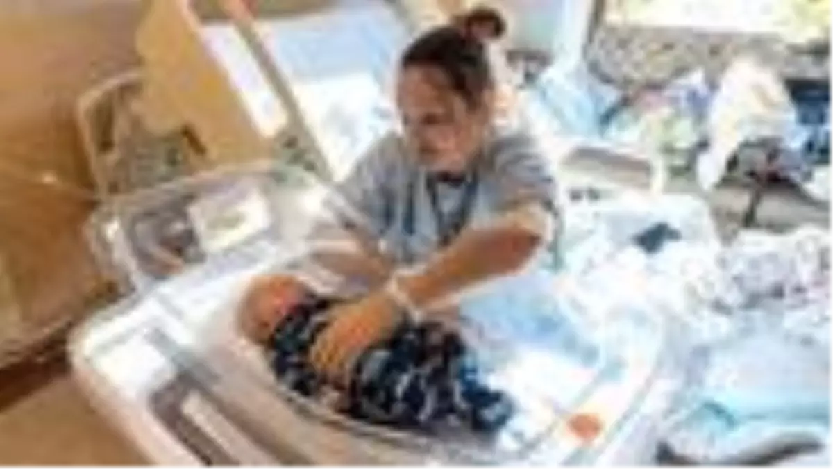 ABD\'de doğum yapan hamile kadın oyunu hastaneden kullandı