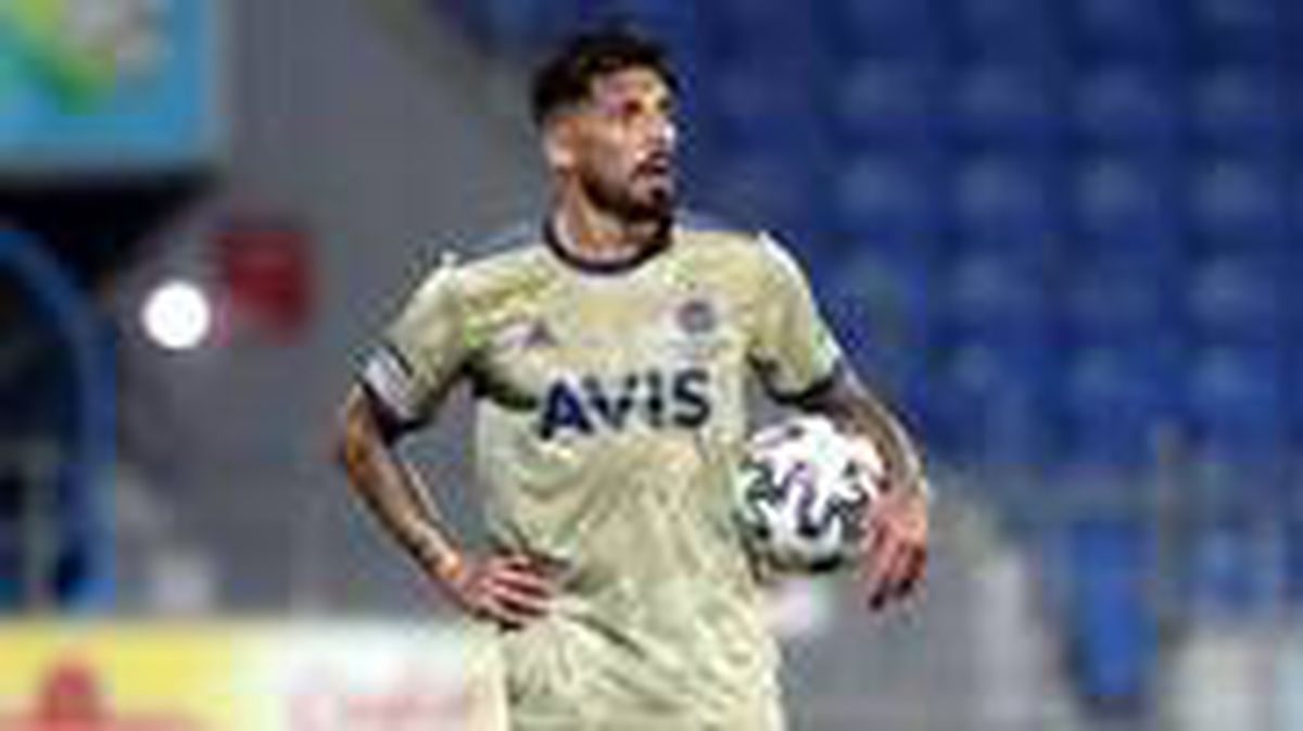 Antrenmanda sakatlanan Fenerbahçeli Sosa, maç kadrosundan çıkarıldı