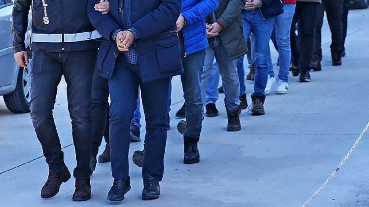 Diyarbakır\'da terör örgütü PKK/KCK\'ya yönelik operasyonda 26 öğretmen gözaltına alındı