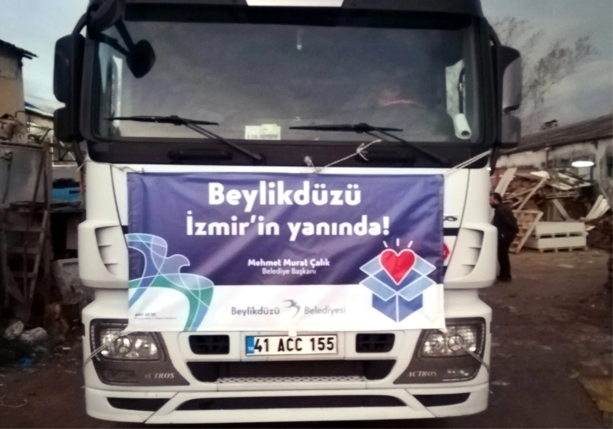 İzmir için yardım tırları Beylikdüzü\'nden yola çıktı