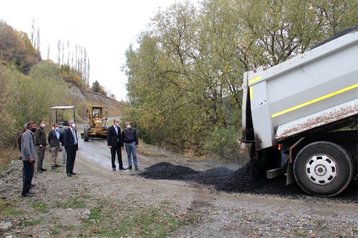 Kaymakam Deniz Pişkin, yol çalışmalarını inceledi