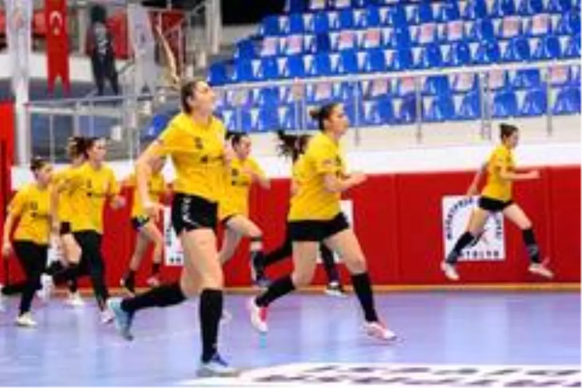 Muratpaşa Belediyespor, lider Kastamonu Belediyesi\'ni ağırlayacak