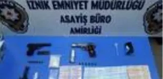 Şüpheli otomobillerden uyuşturucu ve ruhsatsız silah çıktı: 2 gözaltı