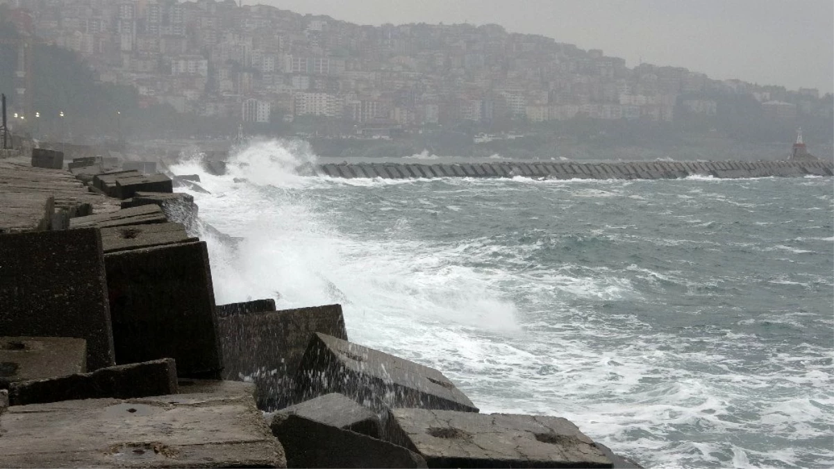 Zonguldak\'ta yağmur ve rüzgar etkili oldu