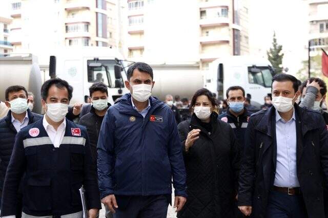 Bakan Kurum açıkladı: Depremzedeler için taşınma ve kira yardımı bugün başlıyor Bakan Kurum açıkladı: Depremzedeler için taşınma ve kira yardımı bugün başlıyor
