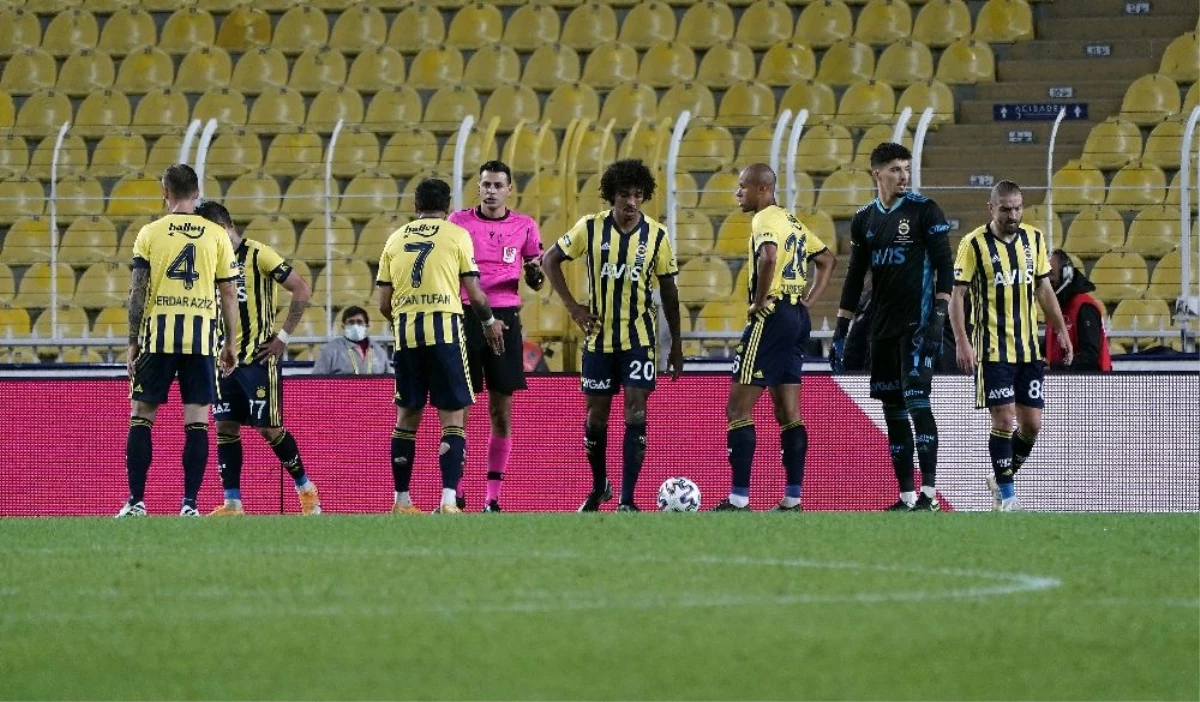 Süper Lig: Fenerbahçe: 0 Konyaspor: 0 (İlk yarı)