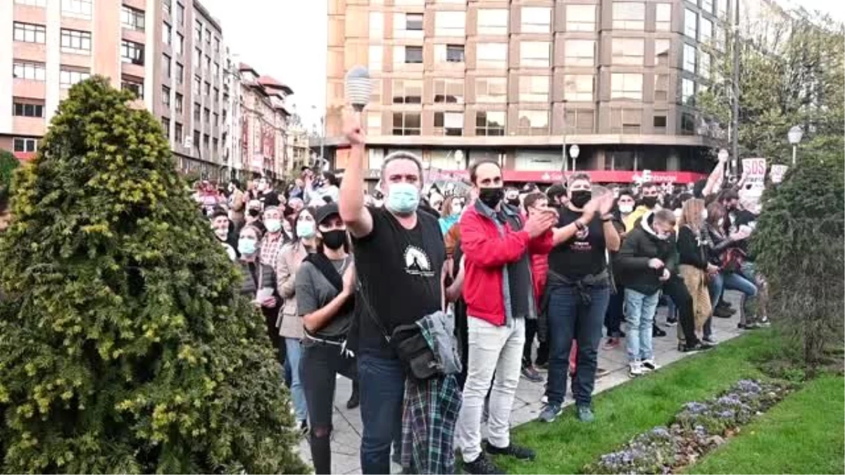 İspanya\'da Kovid-19 önlemleri protestosu