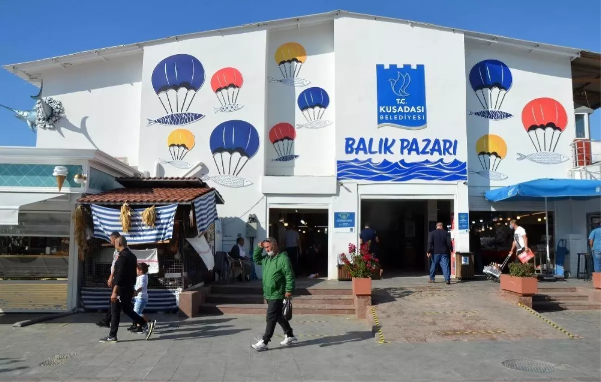 Kuşadası\'nda balık bereketi yaşanıyor