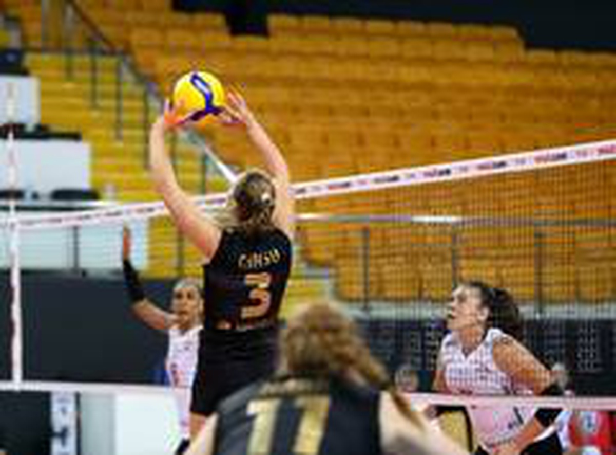 VakıfBank namağlup liderliğini sürdürüyor