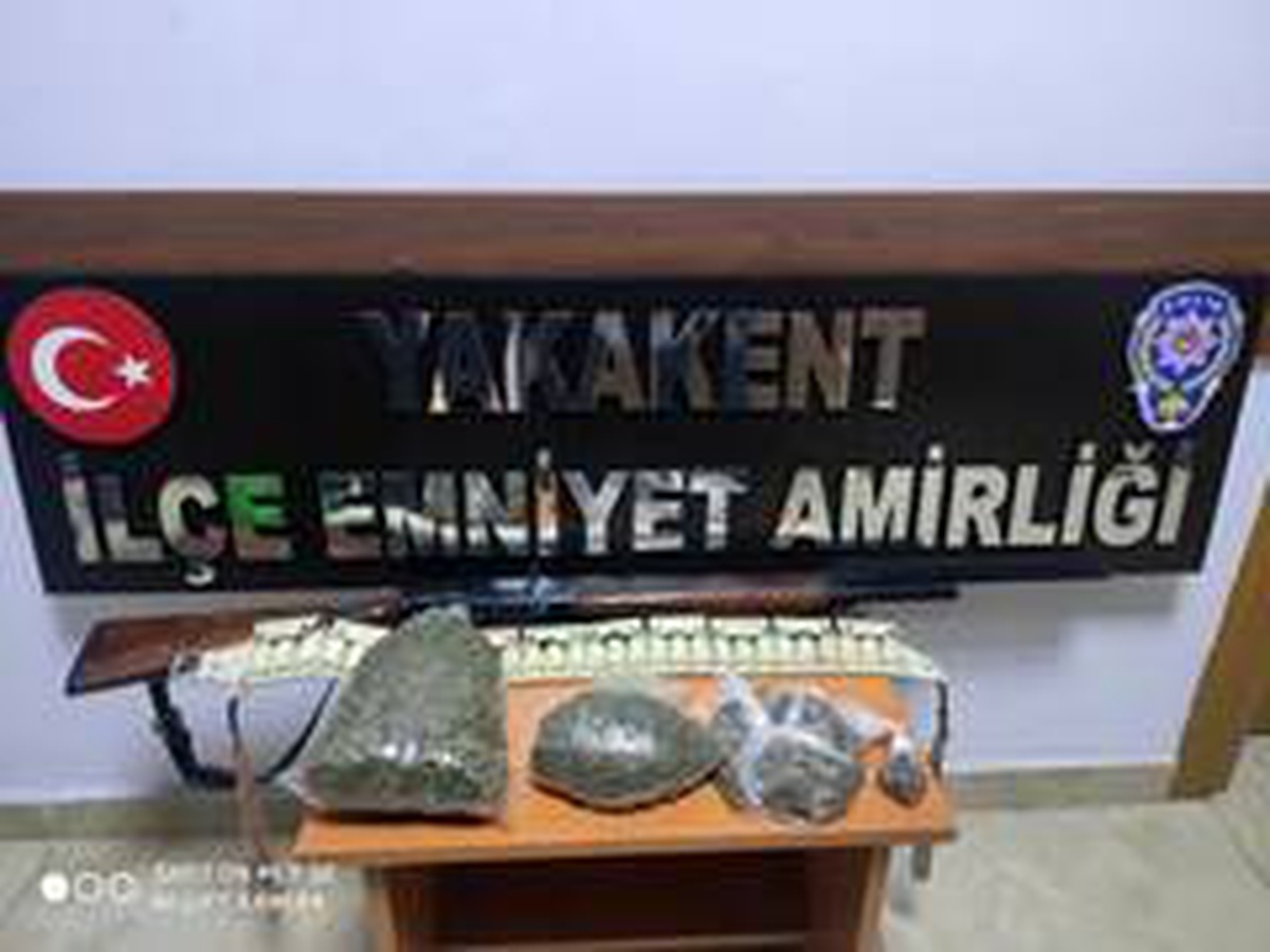 Yakakent\'te uyuşturucu ve tüfek ele geçirildi