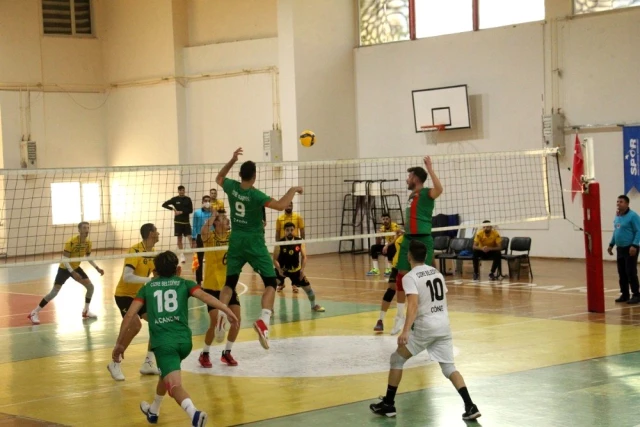 Cizre Belediyesi erkek voleybol takımı 5'te 5 yaptı