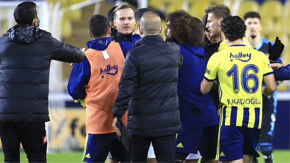 Fenerbahçe-Konyaspor maçının ardından iki takımın oyuncuları gerginlik yaşadı