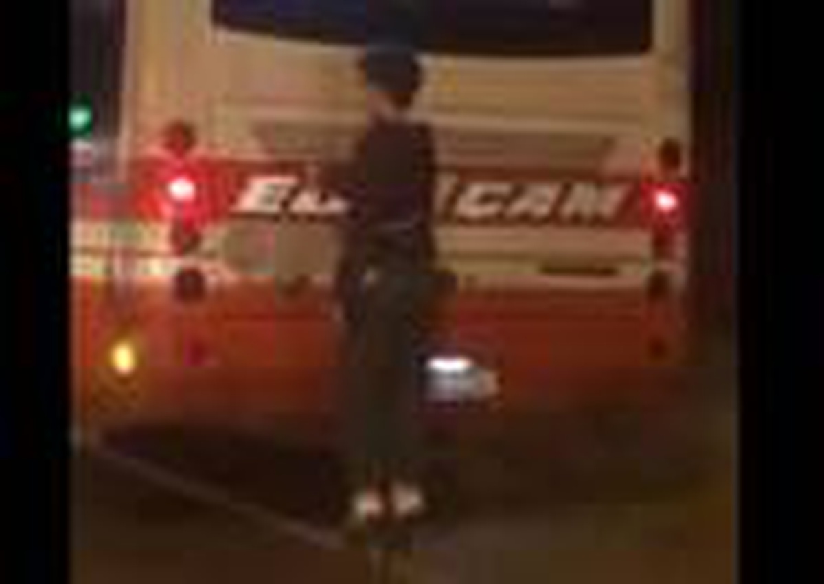 Patenli çocukların trafikte tehlikeli yolculuğu kamerada