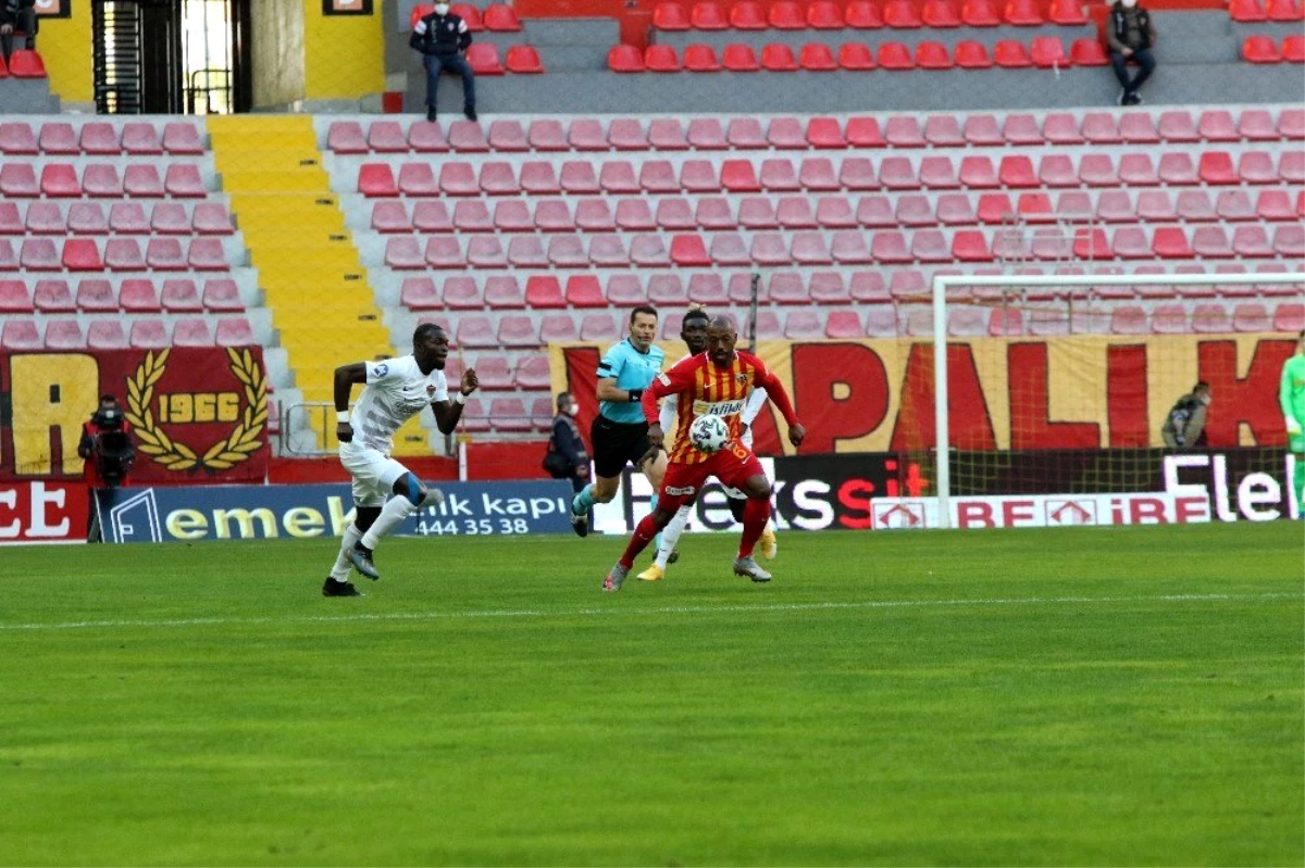 Süper Lig: Hes Kablo Kayserispor: 0 Atakaş Hatayspor: 0 (İlk yarı)
