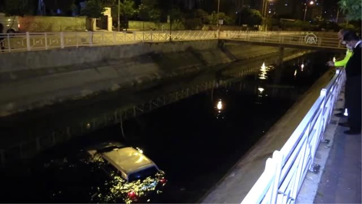 Adana\'da otomobil sulama kanalına düştü: 1 yaralı
