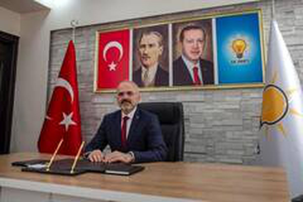 AK Parti Efeler İlçe Başkanı Elbir: Atatürk, Türk Milletini aydınlık günlere kavuşturmuştur.