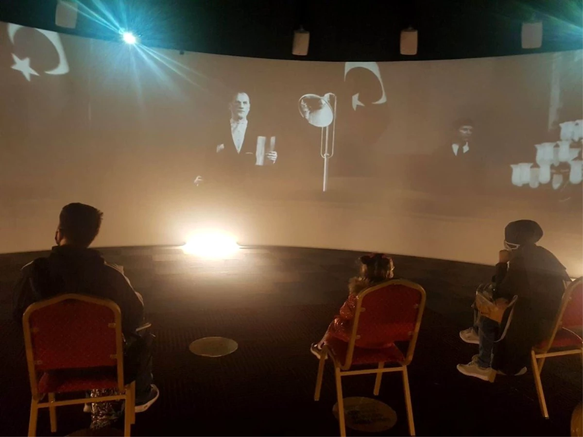 Atatürk, vefatının yıl dönümünde Dijital Gösterim Merkezi\'nde anılıyor