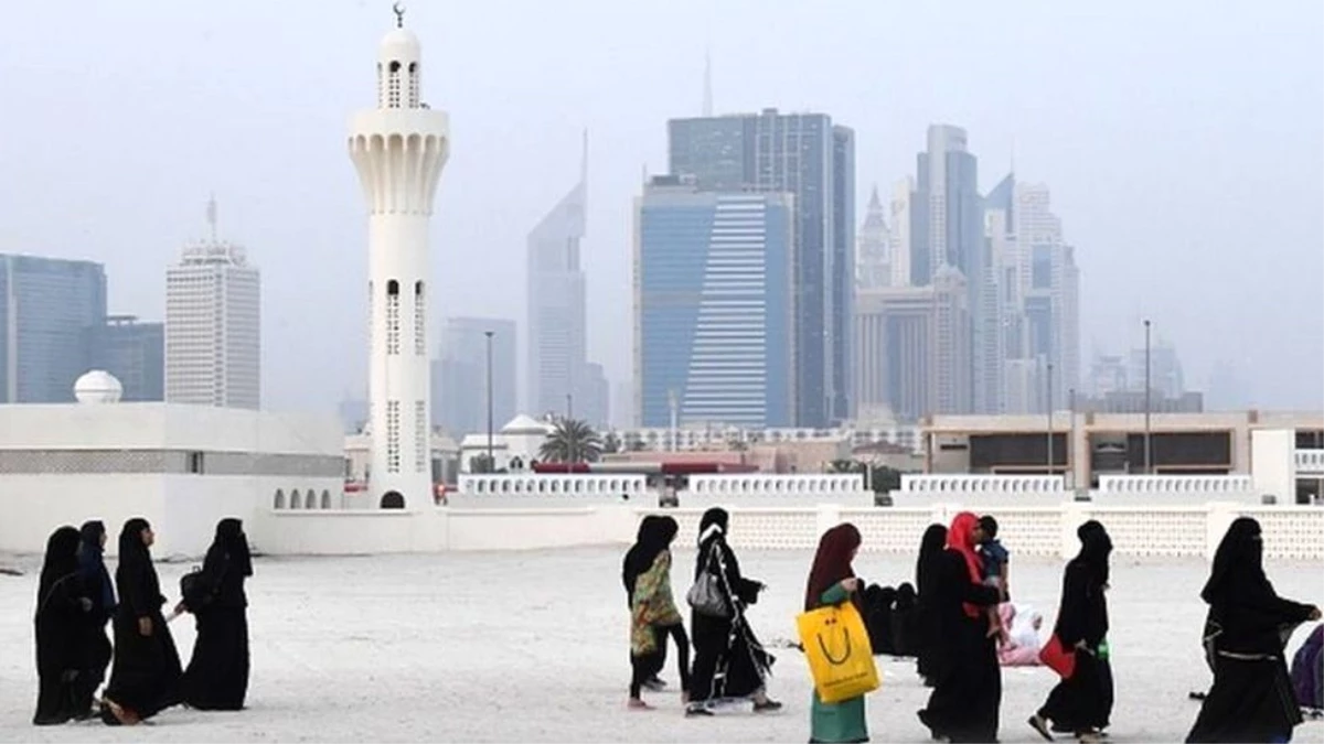 Birleşik Arap Emirlikleri\'nde alkol satışı serbest bırakıldı, evli olmayan çiftlerin birlikte yaşaması artık suç değil