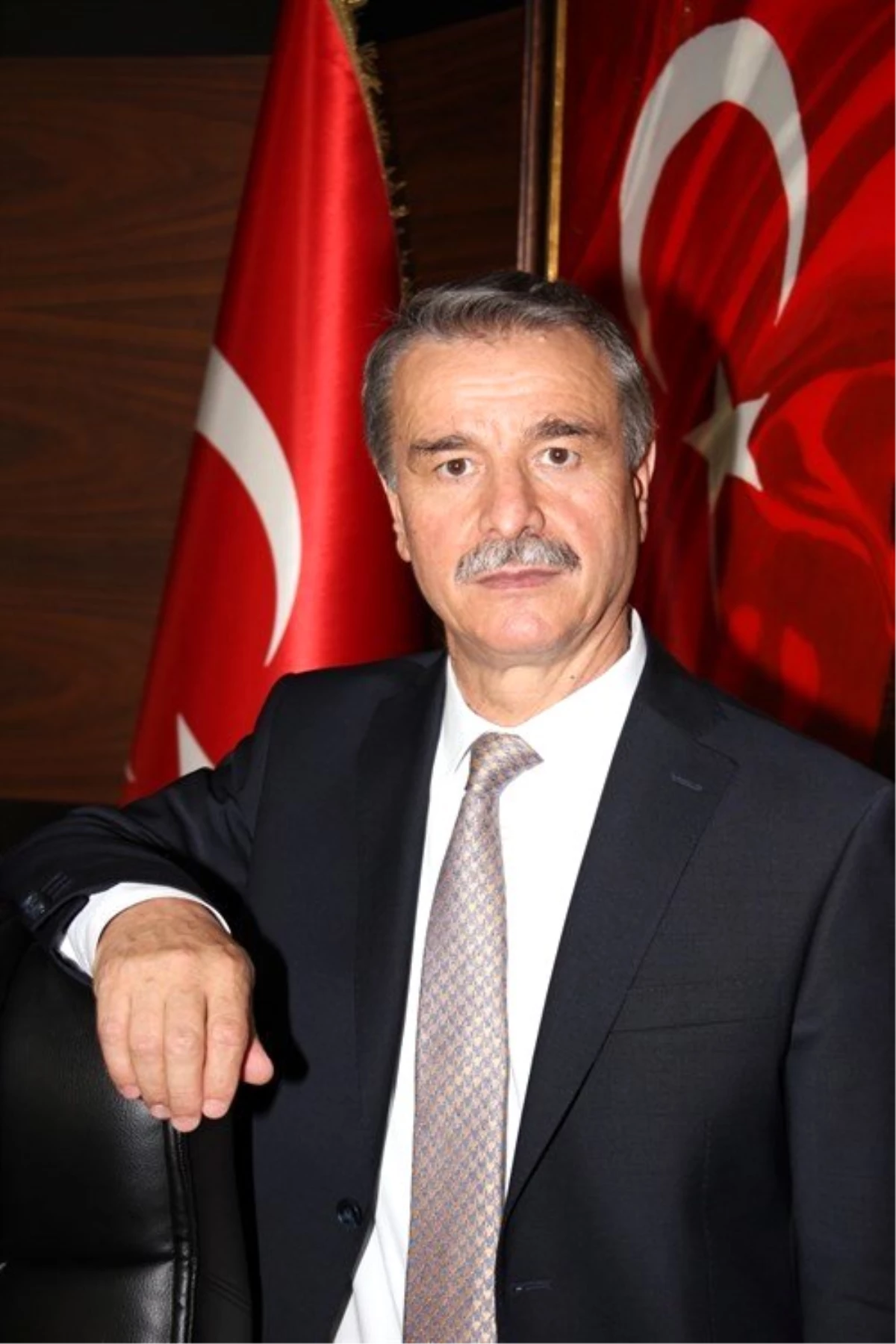 Elmacı: "Atatürk, büyük bir devlet adamıdır"