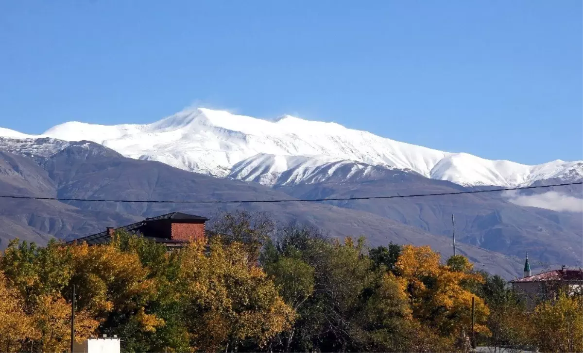 Erzincan\'ın yüksek kesimleri beyaz örtüyle kaplandı