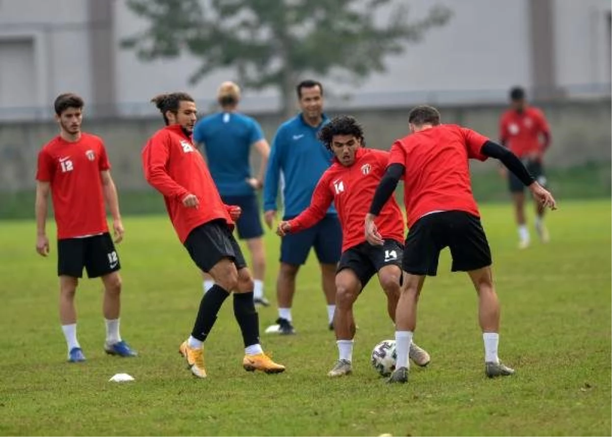 İnegölspor\'da kaleci antrenörü ve 3 futbolcu koronavirüse yakalandı