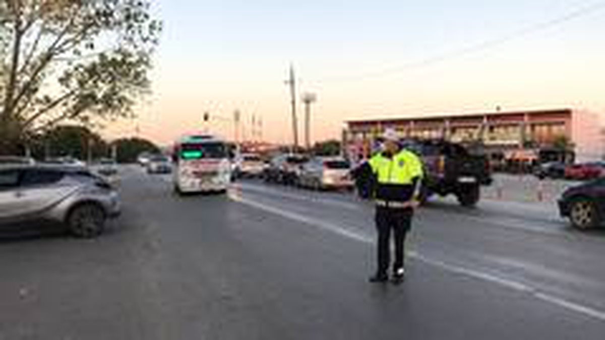 Kuşadası\'nda minibüslerde maske denetlemesi yapıldı