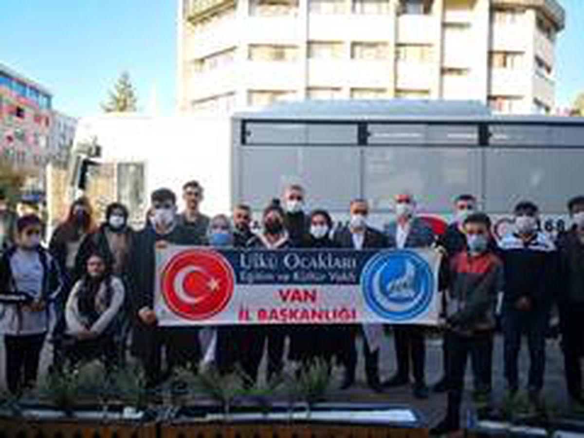 Ülkü Ocakları\'ndan kan bağışı