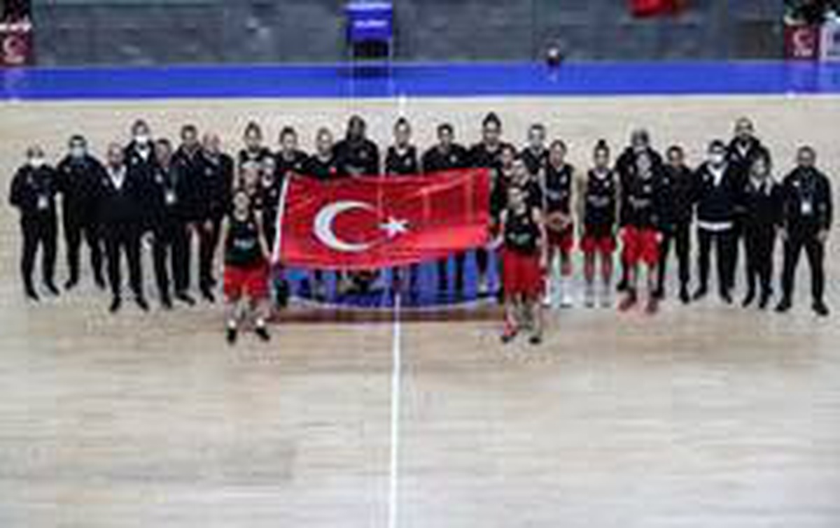A Milli Kadın Basketbol Takımı, Gazi Mustafa Kemal Atatürk\'ü andı