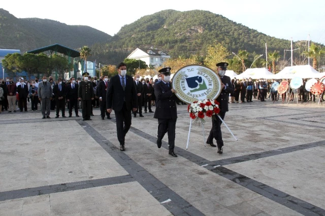 Atatürk, Fethiye'de törenle anıldı