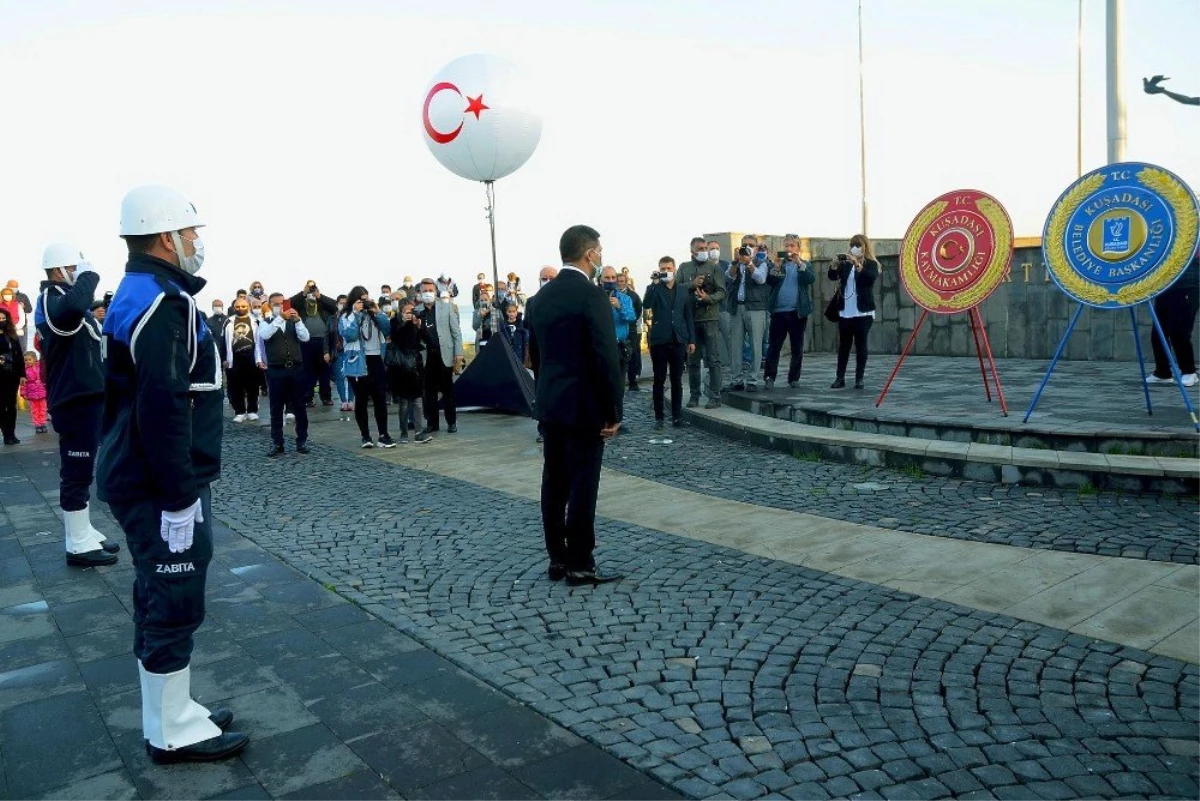 Atatürk, Kuşadası\'nda törenle anıldı