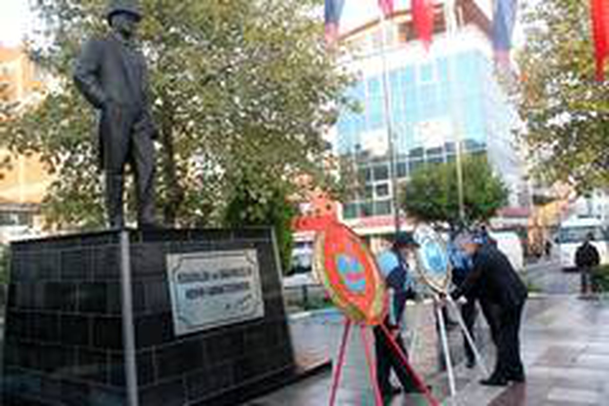 Atatürk ölüm yıldönümünde törenle anıldı