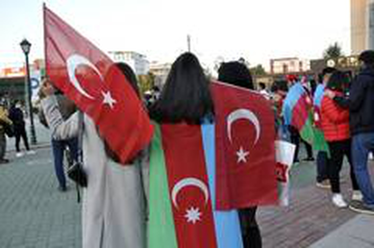 Son dakika: Azerbaycan\'ın zaferi Eskişehir\'de coşkuyla kutlandı