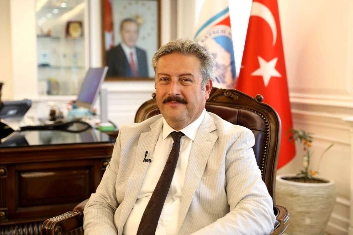 Başkan Palancıoğlu, ERÜ\'nün yeni atanan dekanlarını kutladı