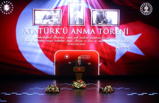 Cumhurbaşkanı Erdoğan'dan ekonomi mesajı: Salgından en az kayıpla çıktık, hiçbir vatandaşımızın hakkını yedirmeyiz