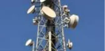 Diktiği fidanların sökülmesine sinirlenip, baz istasyonu direğinde eylem yaptı