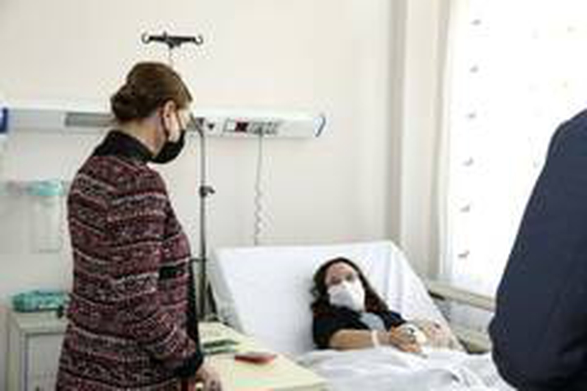Enkazdan 17 saat sonra kurtarılan İnci, kemanına kavuştu