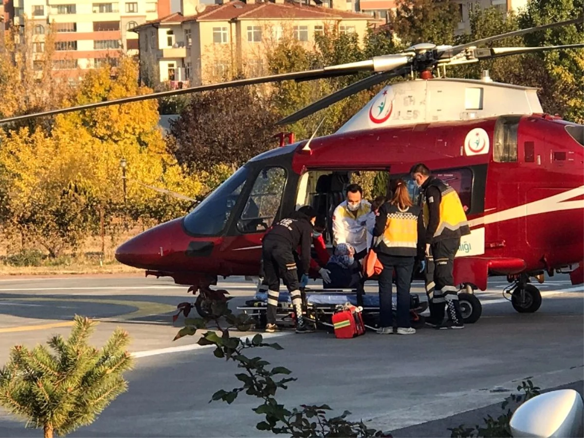 Son dakika gündem: Kalp krizi geçiren yaşlı kadının imdadına ambulans helikopter yetişti