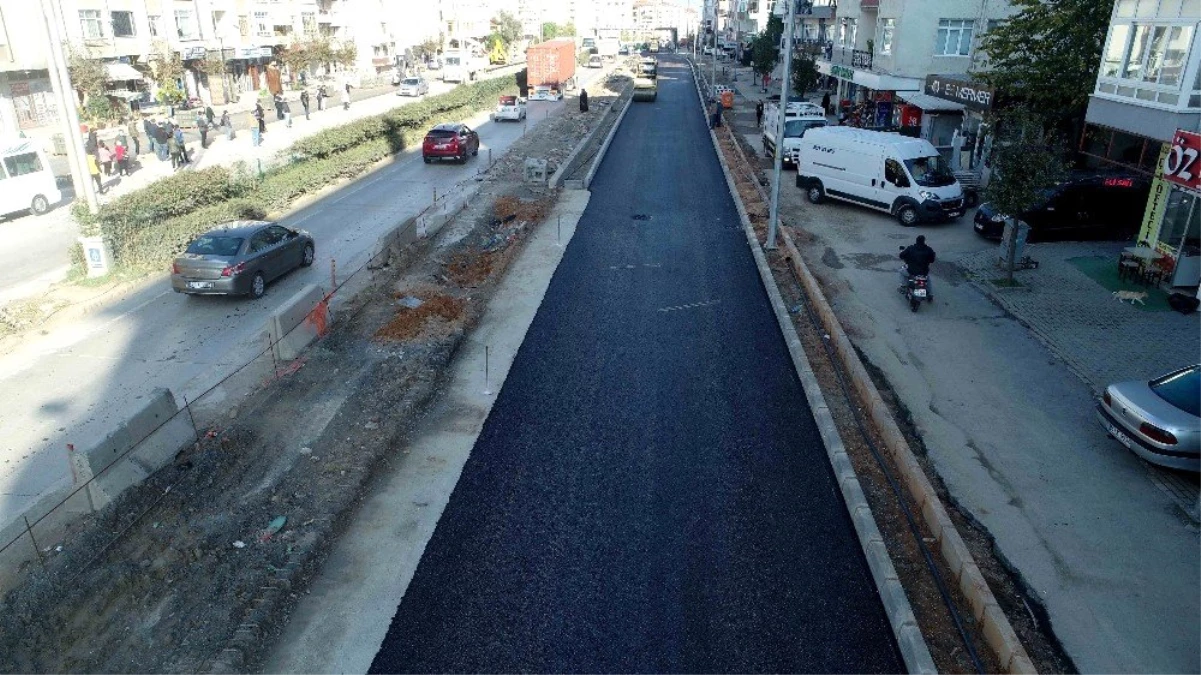 Karamürsel\'de yan yollar asfaltlanıyor