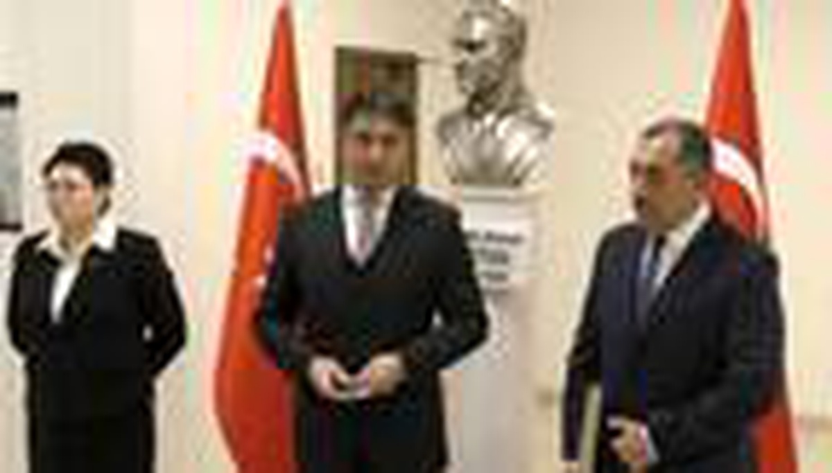 Kiev\'de 10 Kasım Atatürk\'ü anma töreni