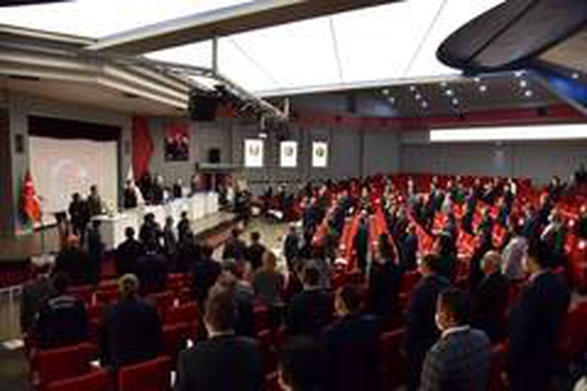 Manisa Büyükşehir Belediye Meclisinden Ata\'ya saygı