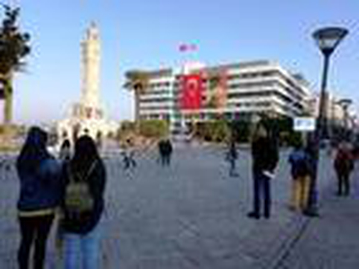 Ulu Önder, 10 Kasım\'da saygı ve özlemle anıldı